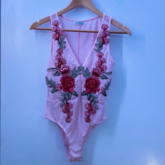 Floral Embroidered Body Suit - Picture 2 of 6